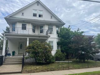 98 Dexter Ave 2, Watertown, MA 02472
