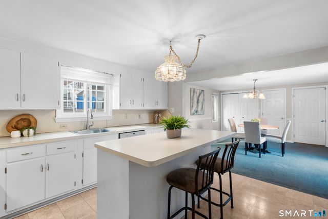 543 East Road, Bristol, CT 06010