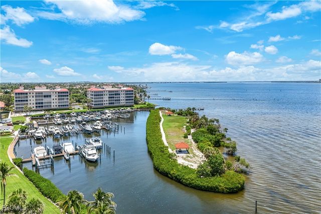 15084 Stella Del Mar LN, Fort Myers, FL 33908