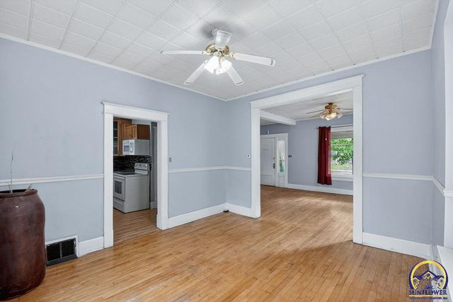 1607 SW Buchanan ST, Topeka, KS 66604