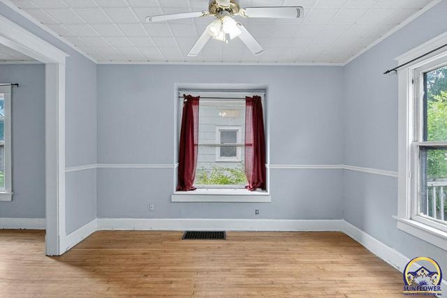 1607 SW Buchanan ST, Topeka, KS 66604