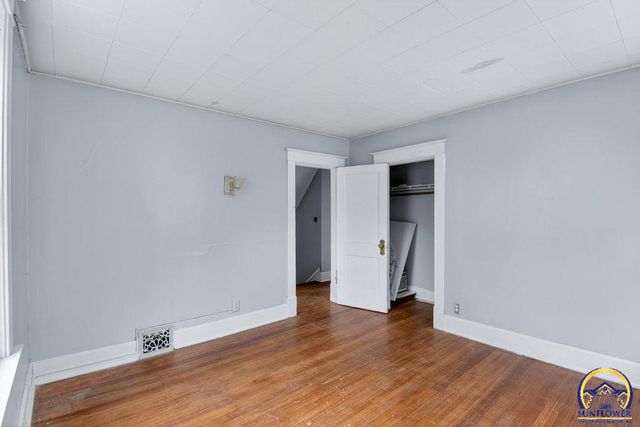 1607 SW Buchanan ST, Topeka, KS 66604