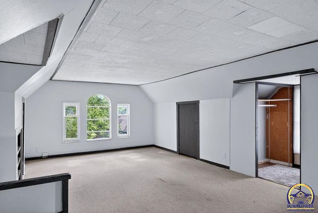 1607 SW Buchanan ST, Topeka, KS 66604