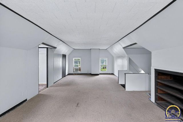 1607 SW Buchanan ST, Topeka, KS 66604