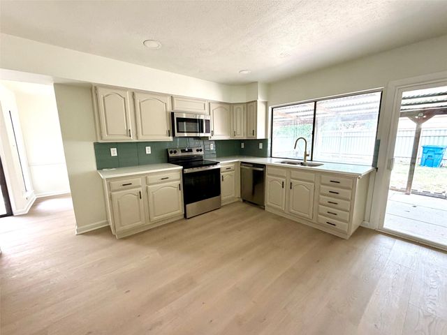 5221 Reed Drive, The Colony, TX 75056