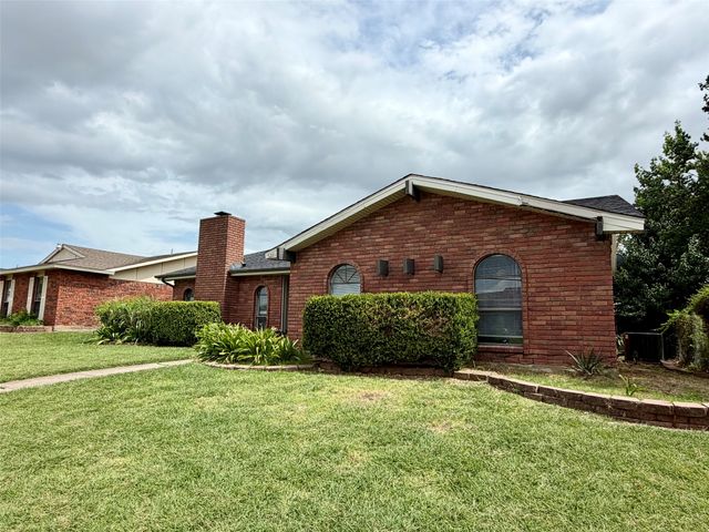 5221 Reed Drive, The Colony, TX 75056