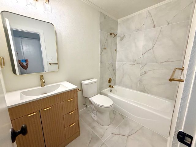 5221 Reed Drive, The Colony, TX 75056