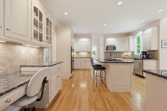 10 Timber Ledge Drive, Holliston, MA 01746