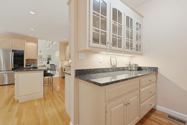 10 Timber Ledge Drive, Holliston, MA 01746