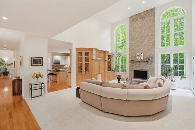 10 Timber Ledge Drive, Holliston, MA 01746