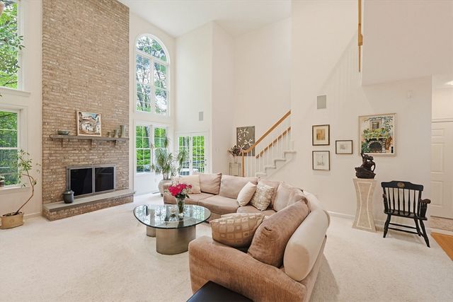 10 Timber Ledge Drive, Holliston, MA 01746