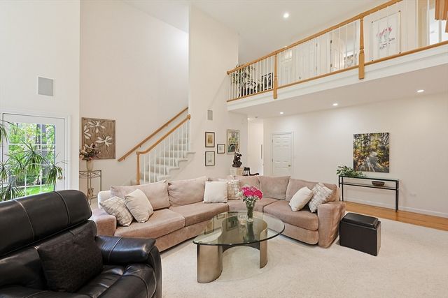 10 Timber Ledge Drive, Holliston, MA 01746