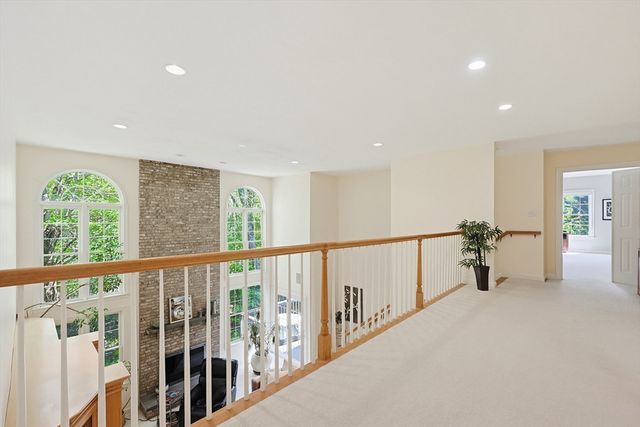 10 Timber Ledge Drive, Holliston, MA 01746