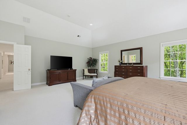 10 Timber Ledge Drive, Holliston, MA 01746