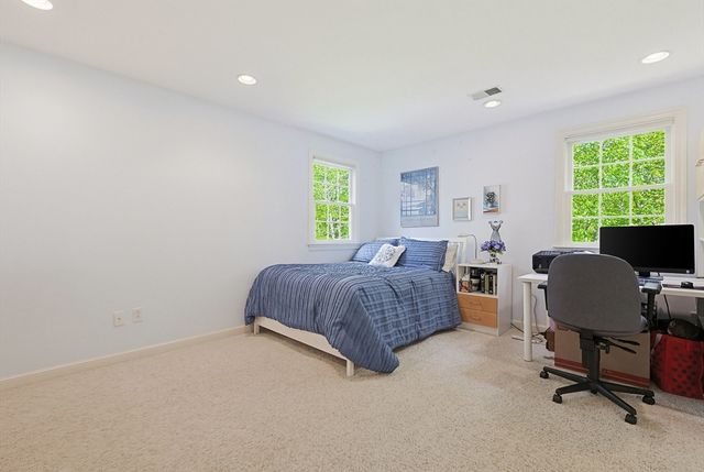 10 Timber Ledge Drive, Holliston, MA 01746