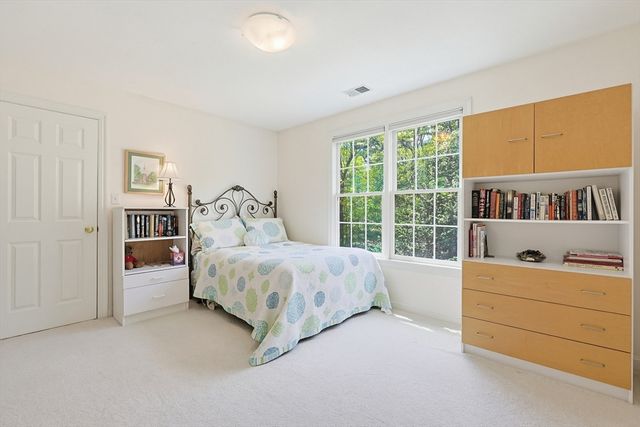 10 Timber Ledge Drive, Holliston, MA 01746