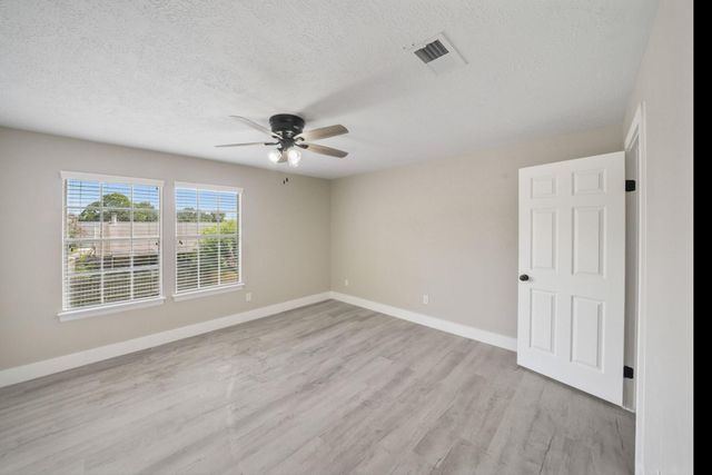 5418 Rock Springs Drive, La Porte, TX 77571