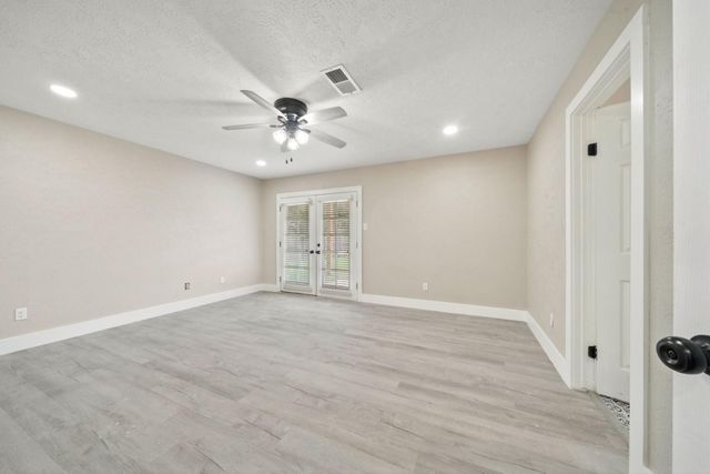 5418 Rock Springs Drive, La Porte, TX 77571