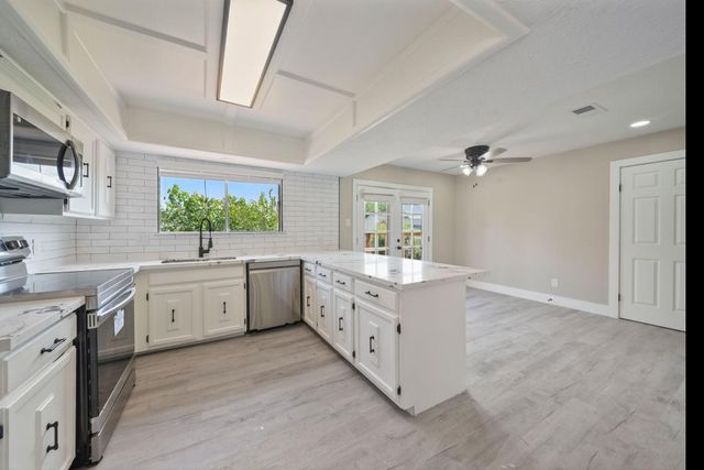 5418 Rock Springs Drive, La Porte, TX 77571