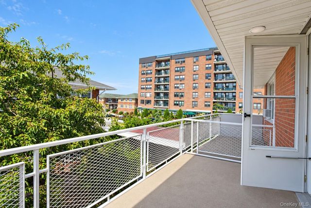 330 E Broadway 211, Long Beach, NY 11561