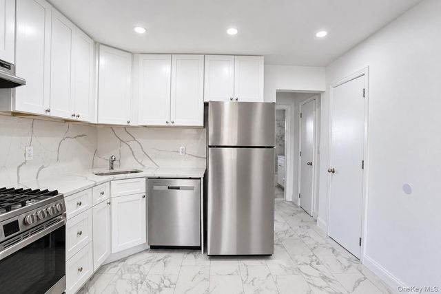 330 E Broadway 211, Long Beach, NY 11561