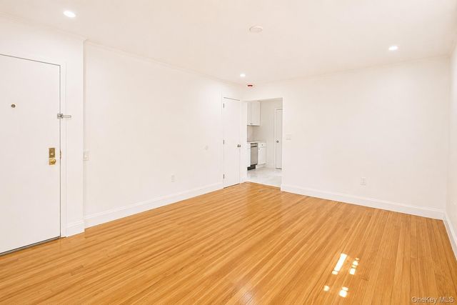 330 E Broadway 211, Long Beach, NY 11561