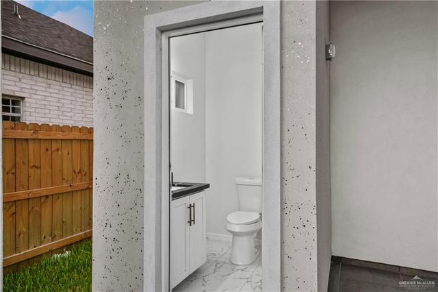 8003 48th Lane, Mcallen, TX 78504