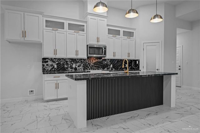 8003 48th Lane, Mcallen, TX 78504