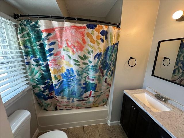 220 Chads Ford Way, Roswell, GA 30076