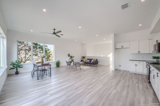 675 HUMMINGBIRD HILL, Canyon Lake, TX 78133