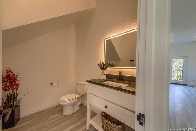 675 HUMMINGBIRD HILL, Canyon Lake, TX 78133