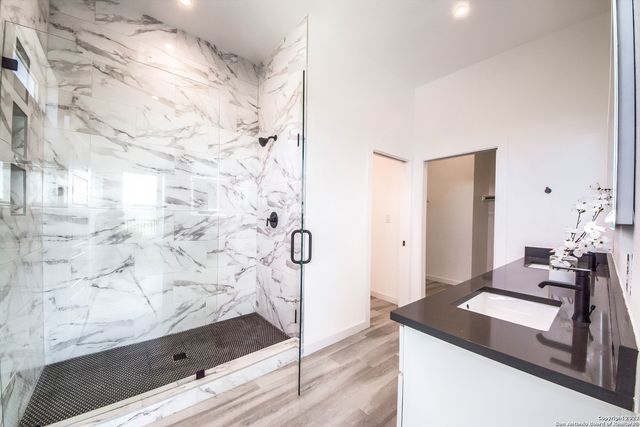 675 HUMMINGBIRD HILL, Canyon Lake, TX 78133