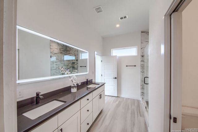 675 HUMMINGBIRD HILL, Canyon Lake, TX 78133