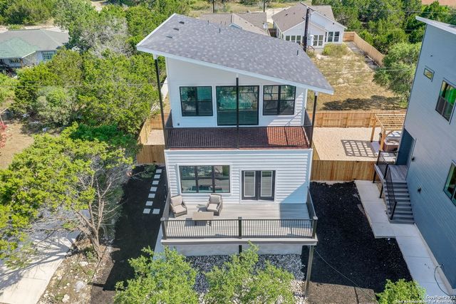 675 HUMMINGBIRD HILL, Canyon Lake, TX 78133