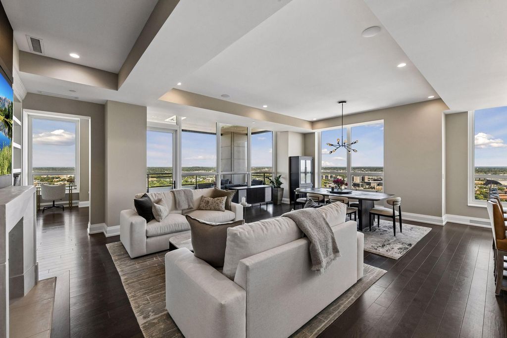 1111 W River Parkway 32C, Minneapolis, MN 55415 — exterior