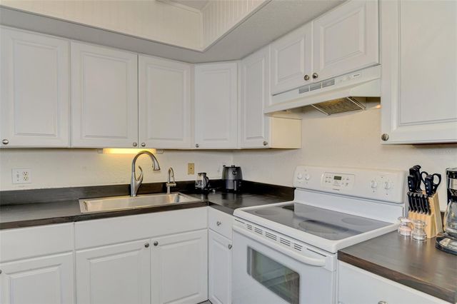 320 BASE AVENUE E 224, Venice, FL 34285