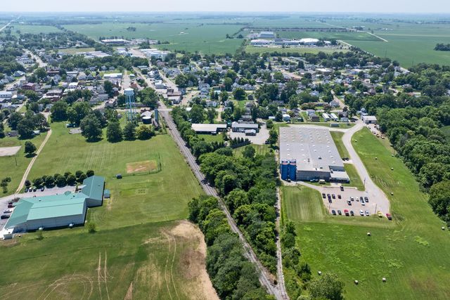 8 E 3rd Avenue, Mount Sterling, OH 43143