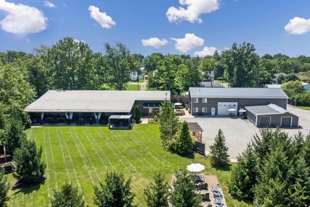 8 E 3rd Avenue, Mount Sterling, OH 43143