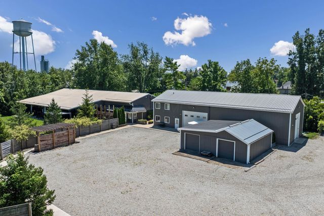 8 E 3rd Avenue, Mount Sterling, OH 43143