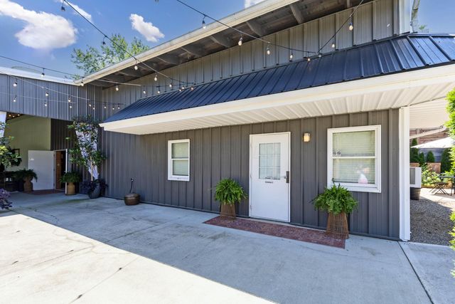 8 E 3rd Avenue, Mount Sterling, OH 43143