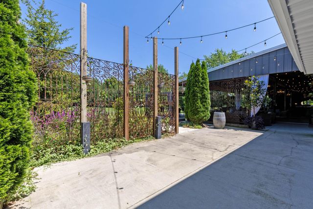 8 E 3rd Avenue, Mount Sterling, OH 43143