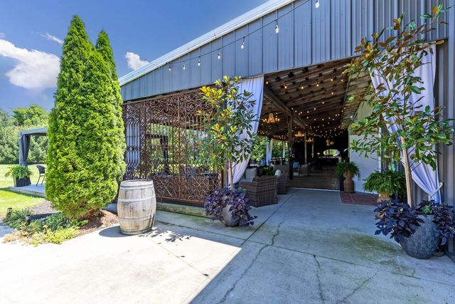 8 E 3rd Avenue, Mount Sterling, OH 43143