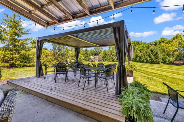 8 E 3rd Avenue, Mount Sterling, OH 43143