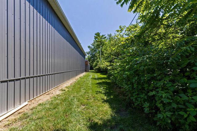 8 E 3rd Avenue, Mount Sterling, OH 43143