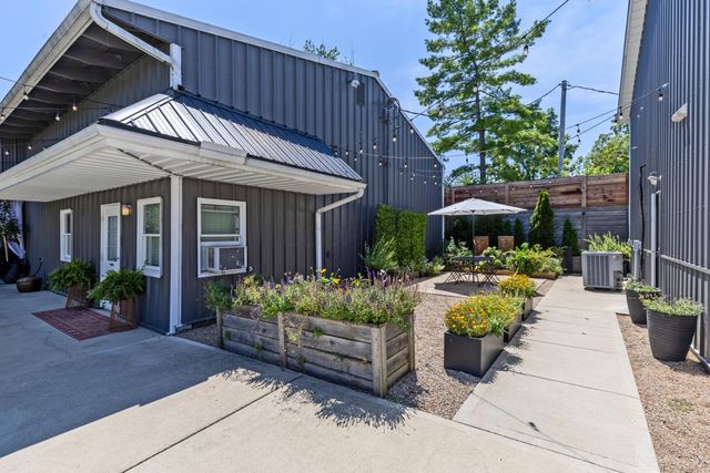 8 E 3rd Avenue, Mount Sterling, OH 43143