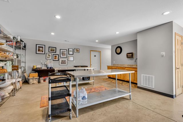 8 E 3rd Avenue, Mount Sterling, OH 43143