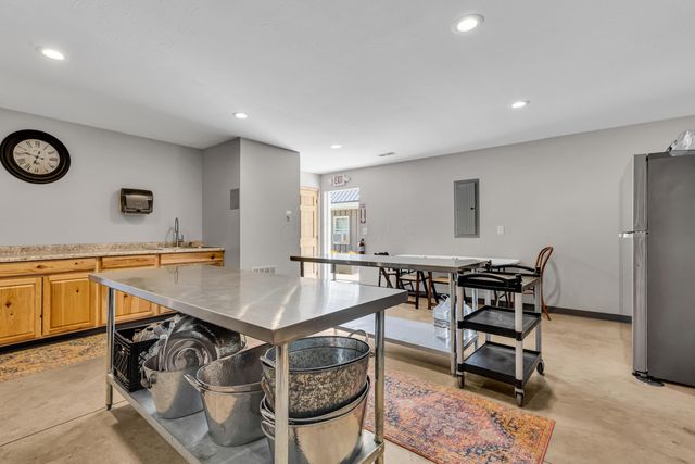 8 E 3rd Avenue, Mount Sterling, OH 43143