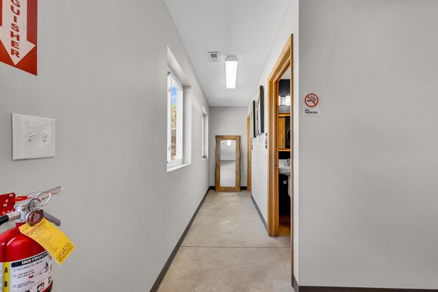 8 E 3rd Avenue, Mount Sterling, OH 43143