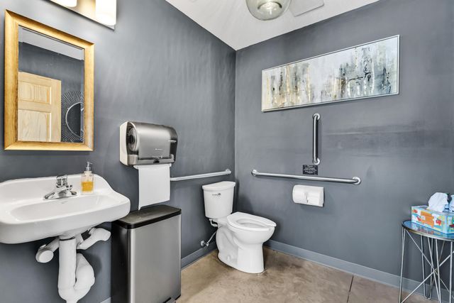 8 E 3rd Avenue, Mount Sterling, OH 43143