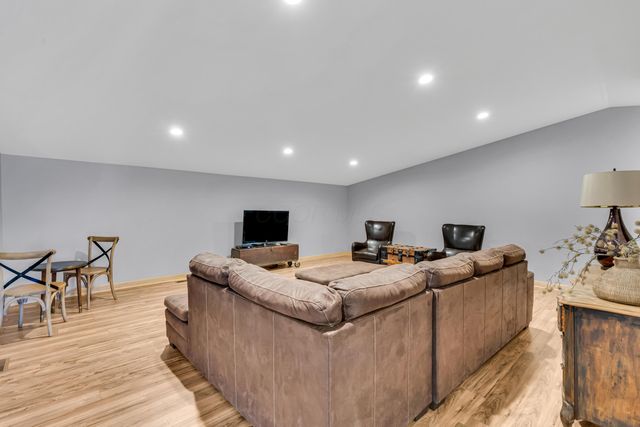 8 E 3rd Avenue, Mount Sterling, OH 43143